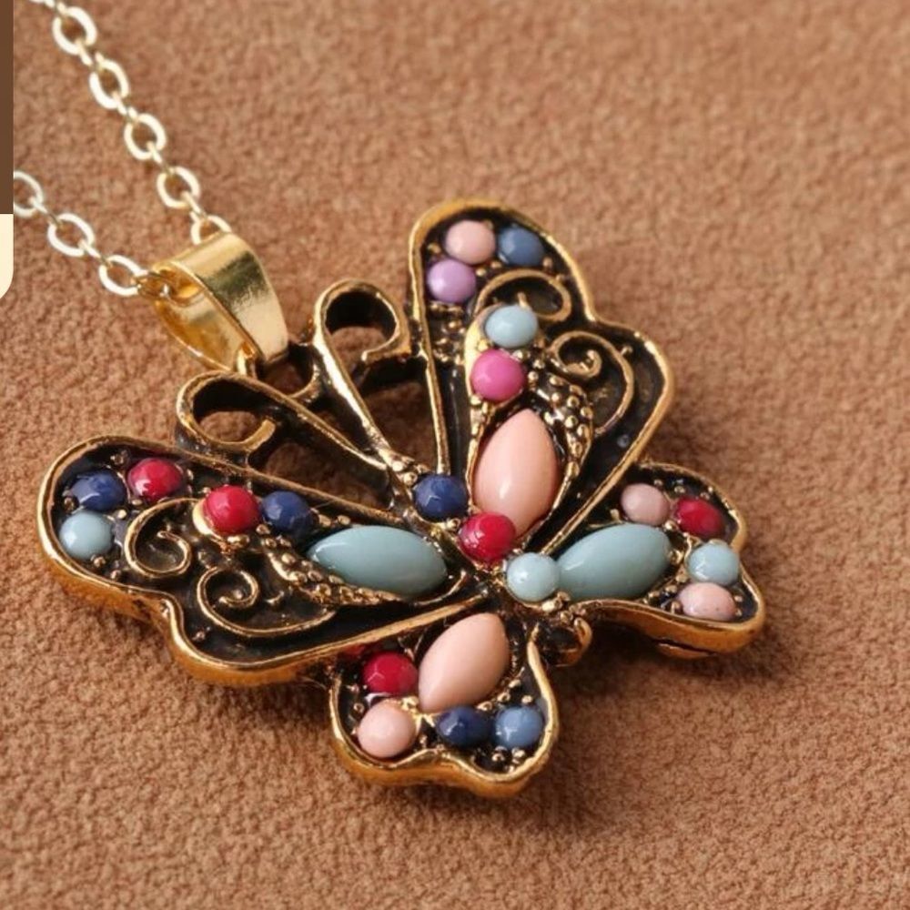 5/$25 BUTTERFLY NECKLACE - Picture 3 of 6